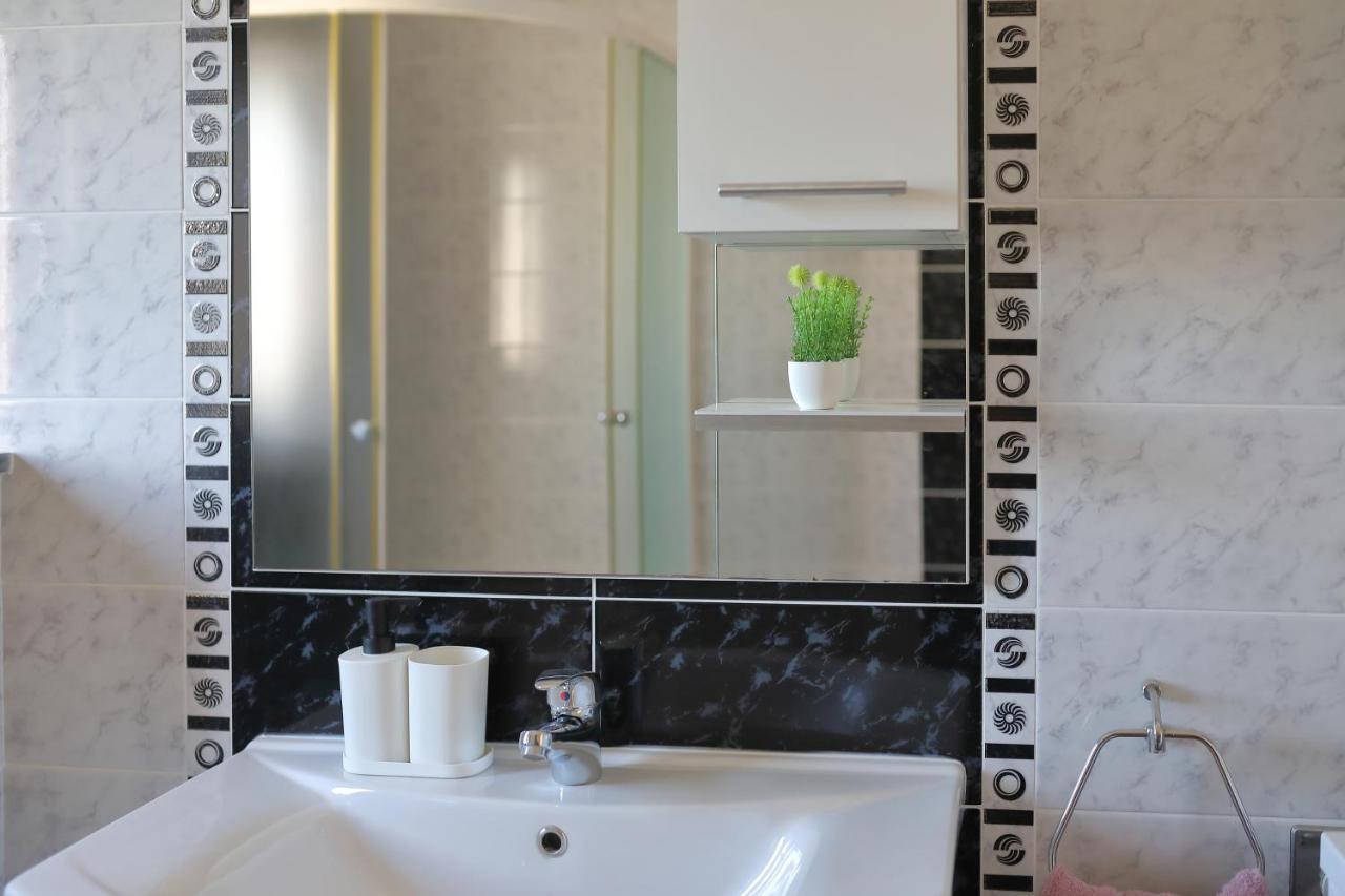 Bane Dvori Apartment Бибине Екстериор снимка