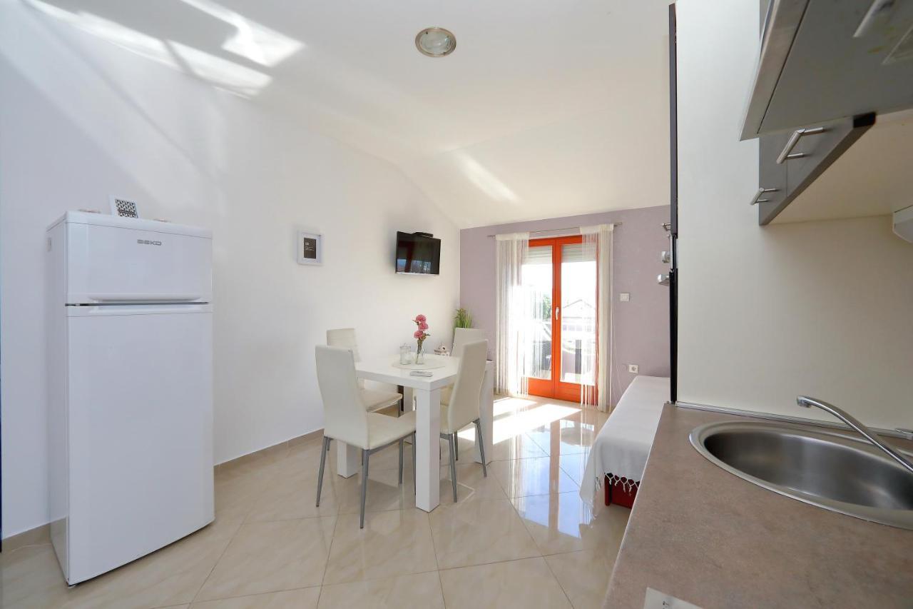 Bane Dvori Apartment Бибине Екстериор снимка