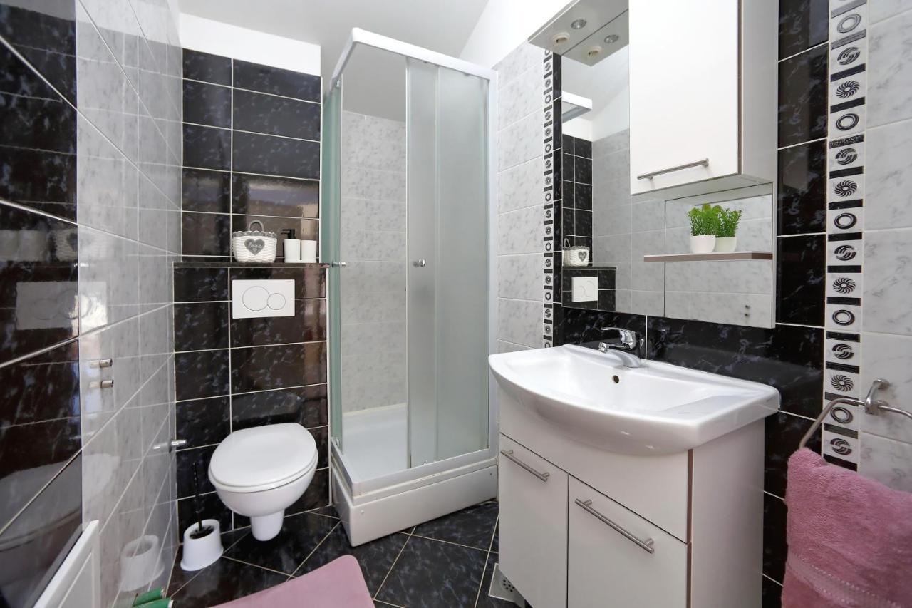 Bane Dvori Apartment Бибине Екстериор снимка