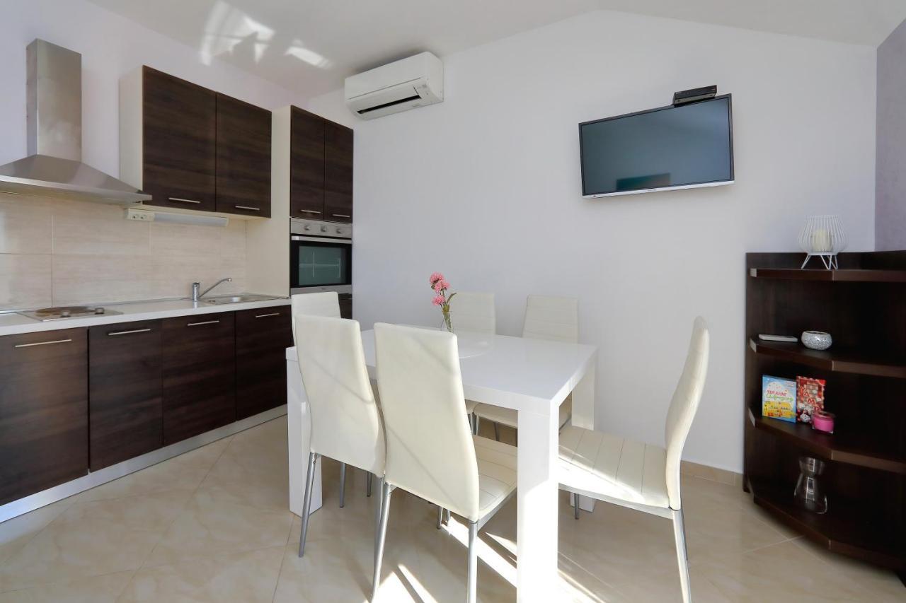 Bane Dvori Apartment Бибине Екстериор снимка