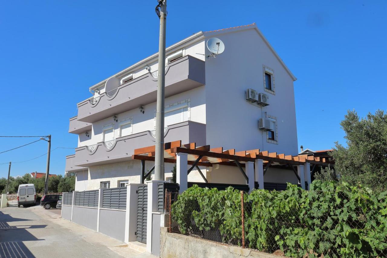 Bane Dvori Apartment Бибине Екстериор снимка